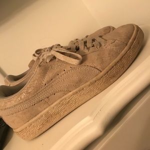 Tan Crinkled Suede Puma Sneakers Size 8